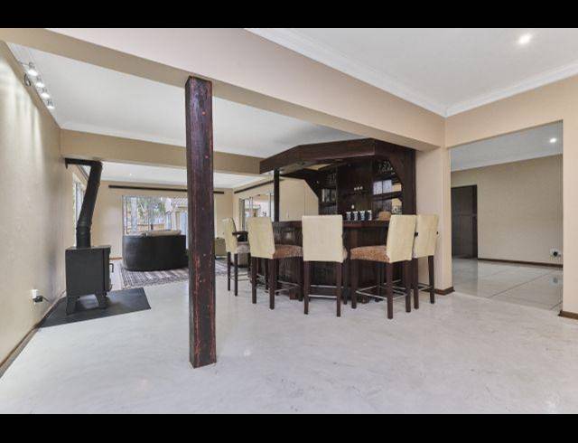 5 BEDROOM HOUSE FOR SALE IN SUNNINGHILL